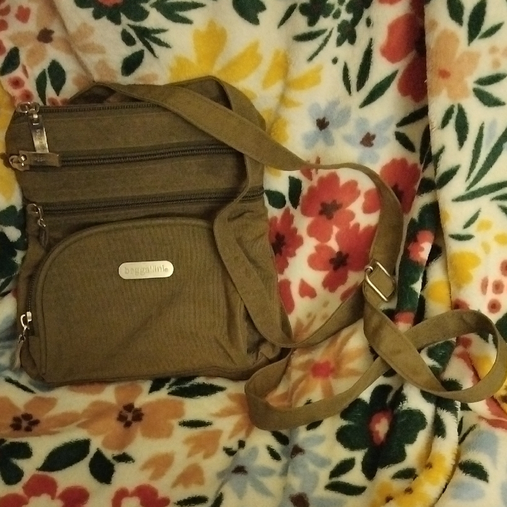 Baggallini Green Crossbody Bag with Versatile Style